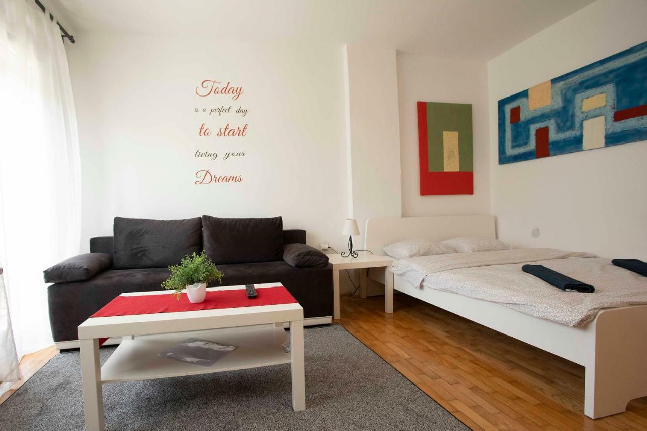 Studio Apartman Natali Zagreb Bagian luar foto