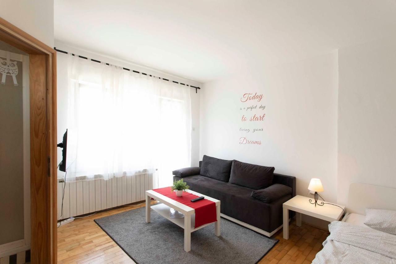 Studio Apartman Natali Zagreb Bagian luar foto