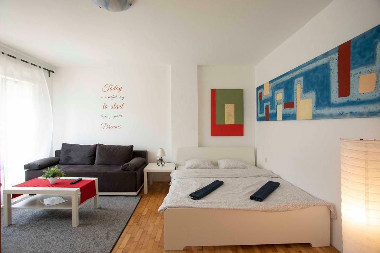 Studio Apartman Natali Zagreb Bagian luar foto