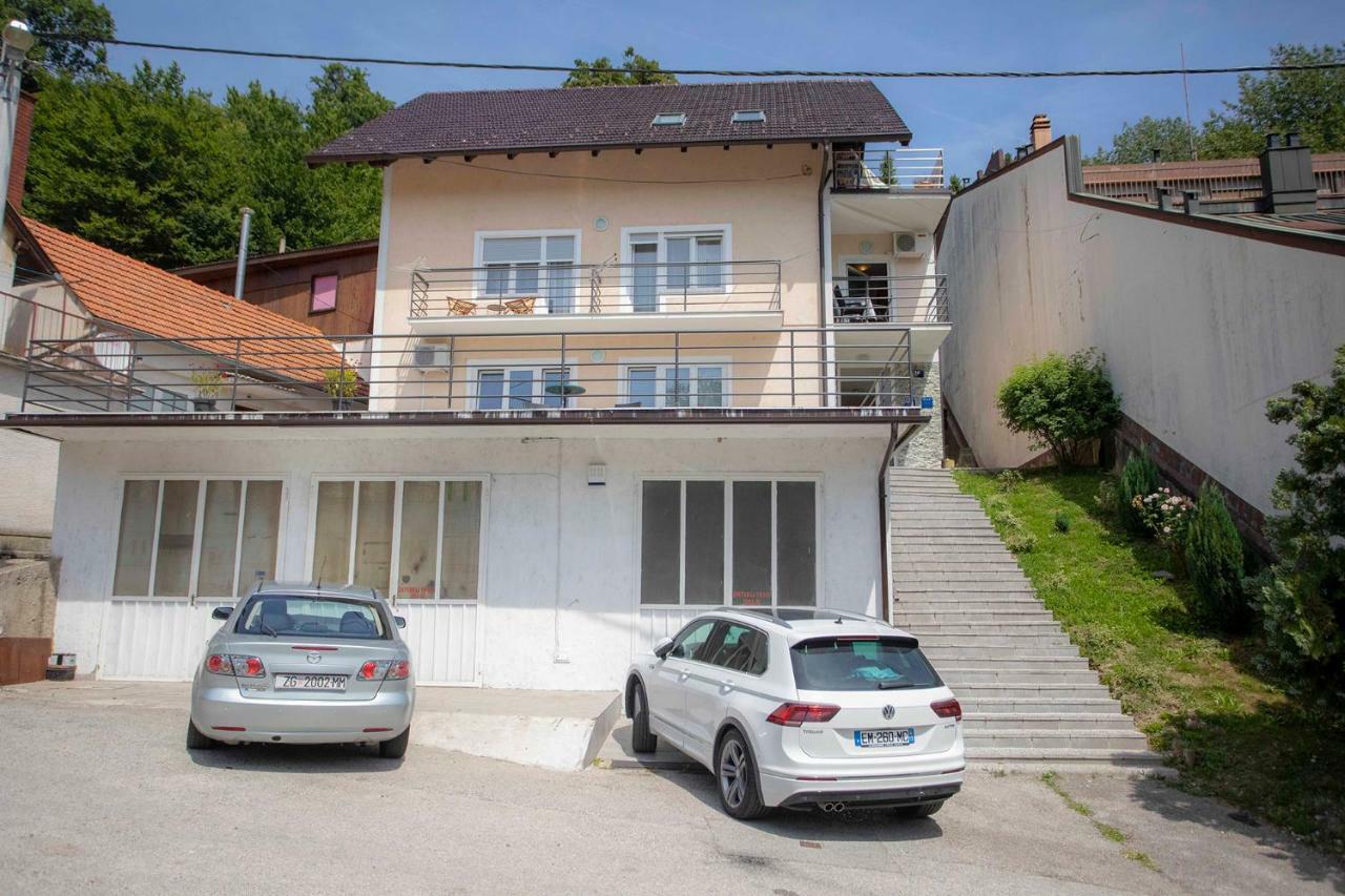 Studio Apartman Natali Zagreb Bagian luar foto
